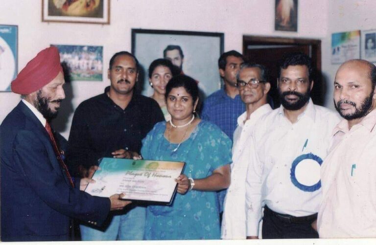 1) അര്‍ജുന അവാര്‍ഡ് നേടിയ മലയാളി ദമ്പതികള്‍ ഷൈനി വില്‍സനും വില്‍സന്‍ ചെറിയാനും 2) ഐക്യരാഷ്ട്ര സഭ സമാധാനത്തിന്റെ അംബാസഡറായി തെരഞ്ഞെടുത്ത ഇന്ത്യന്‍ കായിക താരം വിജയ് അമൃതരാജ് 3) മൈക്കല്‍ ജോര്‍ദ്ദന്‍ ഏതു കളിയിലൂടെയാണ് ലോക പ്രശസ്തനായത് ബാസ്‌ക്കറ്റ് ബോള്‍ 4) ബ്ലാക്ക് ബ്രാഡ്മാന്‍ എന്ന് വിളിപ്പേരുള്ള ക്രിക്കറ്റ് താരം ജോര്‍ജ് ഹെഡ്‌ലി (വെസ്റ്റ്ഇന്‍ഡീസ്) 5) എംസിസി എന്ന ചുരുക്കപ്പേരില്‍ അറിയപ്പെട്ട ക്രിക്കറ്റ് താരം മൈക്കല്‍ കോളിന്‍ ക്രൗഡി 6) പോളോ ടീമില്‍ എത്ര പേരുണ്ട് നാല് 7) ലിയാന്‍ഡര്‍ പേസ് ഒളിംപിക്‌സ് ടെന്നീസില്‍ വെങ്കലം നേടി. അദ്ദേഹത്തിന്റെ പിതാവ് ഡോക്ടര്‍ വേസ് പേസും ഒളിംപിക്‌സില്‍ വെങ്കലം നേടിയിട്ടുണ്ട്. ഏതിനത്തില്‍ ഹോക്കിയില്‍ 8) ഇന്ത്യ എത്ര തവണ ഒളിംപിക് ഹോക്കിയില്‍ സ്വര്‍ണം നേടി എട്ടു തവണ 9) വിംബിള്‍ഡണ്‍ സിംഗിള്‍സ് കിരീടം നേടിയ ഏറ്റവും പ്രായം കുറഞ്ഞ താരം ബോറിസ് ബെക്കര്‍ 10) മഹീന്ദ്ര ആന്റ് മഹീന്ദ്ര ഫുട്‌ബോള്‍ ടീമിന്റെ ഇപ്പോഴത്തെ പേര് മഹീന്ദ്ര യുണൈറ്റഡ്