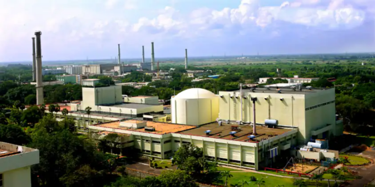 കണ്‍ഫ്യൂഷന് വിട ഇനി പറയുന്ന പ്രസ്താവനകളില്‍ ശരിയേതാണ് 1) തിരുവിതാംകൂറിന്റെ മാഗ്നാകാര്‍ട്ട എന്നറിയപ്പെടുന്നത് പണ്ടാരപാട്ട വിളംബരമാണ്. 2) പണ്ടാരപ്പാട്ട വിളംബരം നടത്തിയത് 1865-ല്‍ ആണ് 3) ആധുനിക തിരുവിതാംകൂറിന്റെ മാഗ്നാകാര്‍ട്ട എന്നറിയപ്പെടുന്നത് ക്ഷേത്രപ്രവേശന വിളംബരമാണ്. 4) ക്ഷേത്രപ്രവേശന വിളംബരം നടത്തിയത് 1936-ല്‍ ആണ് എ) 1, 3, 4 ബി) 1, 2, 4 സി) 2, 3, 4 ഡി) 1, 2, 3, 4 ഉത്തരം ഡി 2) ഇനി പറയുന്ന പ്രസ്താവനകളില്‍ ശരിയേതാണ് 1) അന്നജത്തെ ദഹിപ്പിക്കുന്ന രാസാഗ്നി അമിലേസാണ്. 2) മാംസ്യത്തെ ലയിപ്പിക്കുന്നത് പെപ്‌സിന്‍ 3) കൊഴുപ്പിനെ ലയിപ്പിക്കുന്നത് ലിപേസ് 4) ഇവ മൂന്നും ശരിയാണ് എ) 1 ബി) 2 സി) 3 ഡി) 4 ഉത്തരം ഡി 3) താഴെപ്പറയുന്ന പ്രസ്താവനകളില്‍ തെറ്റായത് ഏതാണ് 1) കൊച്ചിയെ അറബിക്കടലിന്റെ റാണി എന്ന് വിശേഷിപ്പിച്ചത് കൊച്ചി ദിവാനായിരുന്ന ആര്‍ കെ ഷണ്‍മുഖം ചെട്ടിയാണ്. 2) സ്വതന്ത്ര ഇന്ത്യയുടെ ആദ്യത്തെ ധനകാര്യ മന്ത്രി (1947-1948) ആയിരുന്നു ആര്‍ കെ ഷണ്‍മുഖം ചെട്ടി 3) ആലപ്പുഴയെ കിഴക്കിന്റെ വെന്നീസ് എന്ന് വിശേഷിപ്പിച്ചത് കഴ്‌സണ്‍ പ്രഭുവാണ് 4) ബ്രിട്ടീഷ് ഇന്ത്യയുടെ അവസാനത്തെ വൈസ്രോയിയായിരുന്നു കഴ്‌സണ്‍ പ്രഭു എ) 1, 2 ബി) 2, 3 സി) 4 മാത്രം ഡി) 3, 4 ഉത്തരം സി 4) ഭീമനെ കേന്ദ്രകഥാപാത്രമാക്കി എം ടി വാസുദേവന്‍ നായര്‍ രചിച്ച നോവലാണ് രണ്ടാമൂഴം. കര്‍ണ്ണനെ കഥാപാത്രമാക്കി വി കെ ബാലകൃഷ്ണന്‍ രചിച്ച നോവലാണ് ഇനി ഞാന്‍ ഉറങ്ങട്ടെ. ഇനി പറയുന്ന പ്രസ്താവനകളില്‍ ശരിയേതാണ് 1) ഇന്ത്യയുടെ ആദ്യ ആണവ റിയാക്ടര്‍ അപ്‌സരയാണ്. 2) ഇന്ത്യയുടെ ആദ്യത്തെ ഫാസ്റ്റ് ബ്രീഡര്‍ ന്യൂട്രോണ്‍ റിയാക്ടര്‍ കാമിനിയാണ്. 3) യുറേനിയം 233 ഉപയോഗിച്ച് പ്രവര്‍ത്തിക്കുന്ന ആണവ റിയാക്ടര്‍ പൂര്‍ണി രണ്ട് 4) ഏറ്റവും വലിയ ന്യൂക്ലിയാര്‍ റിസര്‍ച്ച് റിയാക്ടര്‍ ധ്രുവ എ) 1, 2, 3, 4 ബി) 1, 2, 4 സി) 1, 3, 4 ഡി) 2, 3, 4 ഉത്തരം എ 5) ഇനിപറയുന്ന പ്രസ്താവനകളില്‍ ശരിയേത് 1) കേരളത്തിലെ ആദ്യ ശിശു സൗഹൃദ പഞ്ചായത്ത് വെങ്ങാനൂര്‍ ആണ് 2) കേരളത്തിലെ ആദ്യ ശിശു സൗഹൃദ ജില്ല എറണാകുളം 3) കേരളത്തിലെ ആദ്യ ബാല പഞ്ചായത്ത് നെടുമ്പാശേരി 4) മൂന്നും ശരിയാണ് എ) 1 ബി) 2 സി) 3 ഡി) 4, kerala psc new pattern questions, kerala psc ldc new pattern questions, kerala psc ldc degree level new pattern questions, kerala psc new pattern coaching center kozhikode, kerala psc new pattern coaching center calicut, kerala psc new pattern coaching silver leaf psc academy, kerala psc new pattern coaching center silver leaf, therevision.co.in