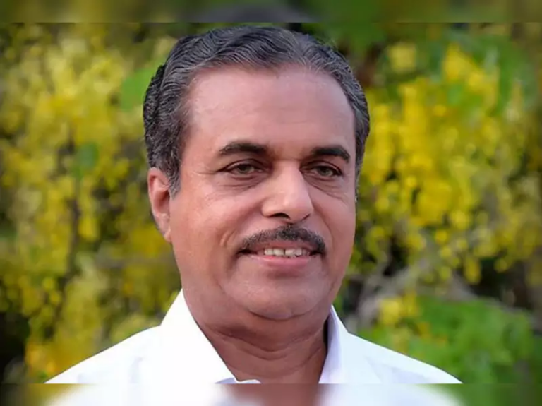 1) വയനാട് ജില്ലയിലെ, സമുദ്രനിരപ്പില്‍നിന്നും ഉയരത്തിലായി സ്ഥിതി ചെയ്യുന്ന തടാകം പൂക്കോട് 2) ഏറ്റവും കൂടുതല്‍ പേര്‍ സംസാരിക്കുന്ന ദ്രാവിഡ ഭാഷ പൂക്കോട് 3) വരാഹമിഹിരന്‍ ആരുടെ സദസ്യനായിരുന്നു ചന്ദ്രഗുപ്ത വിക്രമാദിത്യന്‍ 4) ഇന്ത്യയില്‍ പ്രോജക്ട് എലിഫന്റ് ആരംഭിച്ച വര്‍ഷം 1991-92 5) ഒരിക്കലും, ഒരിക്കലും, ഒരിക്കലും പാതിവഴിയില്‍ ഉപേക്ഷിക്കരുത് എന്ന് പറഞ്ഞത് സര്‍ വിന്‍സ്റ്റണ്‍ ചര്‍ച്ചില്‍ 6) കോണ്‍ഗ്രസിതര സര്‍ക്കാരിന്റെ കാലത്ത് ഭാരതരത്‌ന നേടിയ ആദ്യ നേതാവ് ബി ആര്‍ അംബേദ്കര്‍ 7) ഇന്ത്യയില്‍ ആദ്യമായി എടിഎം സംവിധാനം നിലവില്‍ വന്ന നഗരം മുംബൈ 8) ഗ്രിഗോറിയന്‍ കലണ്ടറില്‍ വര്‍ഷത്തില്‍ 31 ദിവസമുള്ള എത്ര മാസങ്ങളുണ്ട് ഏഴ് 9) കളിമണ്‍ പാത്രങ്ങള്‍ ആദ്യായി ഉപയോഗിച്ച രാജ്യം ചൈന 10) ഭൂപടങ്ങളിലെ മഞ്ഞനിറം എന്തിനെ സൂചിപ്പിക്കുന്നു കൃഷിയിടങ്ങള്‍ 11) പ്രാര്‍ത്ഥനാഞ്ജലി ആരുടെ രചനയാണ് വാഗ്ഭടാനന്ദന്‍ 12) പ്രാര്‍ത്ഥനാമഞ്ജരിയുടെ കര്‍ത്താവ് വാഗ്ഭടാനന്ദന്‍ 13) പ്രതീഭോജനവുമായി ബന്ധപ്പെട്ട നവോത്ഥാന നായകന്‍ വാഗ്ഭടാനന്ദന്‍ 14) പ്രബോധചന്ദ്രോദയസഭ എവിടെയാണ് പണ്ഡിറ്റ് കറുപ്പന്‍ സ്ഥാപിച്ചത് വടക്കന്‍ പറവൂര്‍ 15) പ്രഥമ പണ്ഡിറ്റ് കറുപ്പന്‍ പുരസ്‌കാരത്തിന് അര്‍ഹയായത് സുഗതകുമാരി 16) വിമാനത്തിലെ ബ്ലാക്ക് ബോക്‌സിന്റെ നിറം ഓറഞ്ച് 17) മഹാനായ അലക്‌സാണ്ടറുടെ മാതാവ് ഒളിംപിയസ് 18) അഹൂദ മസ്ദയും അഹ്രിമാനും നന്മയേയും തിന്മയേയും പ്രതിനിധാനം ചെയ്യുന്ന മതം പാഴ്‌സി മതം 19) കാനഡയുടേയും അമേരിക്കയുടേയും അതിര്‍ത്തി 49-ാം സമാന്തരരേഖ 20) കാമസൂത്രം രചിച്ചത് വാല്‍സ്യായനന്‍ 21) ഒരു വ്യാഴവട്ടം എത്ര വര്‍ഷമാണ് 12 22) കന്നഡയിലെ പുതുവര്‍ഷം ഉഗാദി 23) സാധാരണ താപനിലയില്‍ ഏറ്റവും കൂടുതല്‍ വികസിക്കുന്ന പദാര്‍ത്ഥം സീസിയം 24) കലാമൈന്‍ ഏതിന്റെ അയിരാണ് സിങ്ക് 25) ലോകസഭയിലേക്ക് തിരഞ്ഞെടുക്കപ്പെട്ട മലയാള സാഹിത്യകാരന്‍ എസ് കെ പൊറ്റക്കാട്ട് 26) കേന്ദ്ര ബജറ്റ് അവതരിപ്പിച്ച ഏക മലയാളി ജോണ്‍ മത്തായി 27) കോംഗോ റിപ്പബ്ലിക്കിന്റെ സ്ഥാപക നേതാവ് പാട്രിസ് ലുമുംബ 28) ക്ലോണിങ്ങിലൂടെ സൃഷ്ടിക്കപ്പെട്ട ആദ്യ കുതിര പ്രൊമിത്യ 29) ഗോവാലിയ ടാങ്ക് ഇപ്പോള്‍ എന്തുപേരില്‍ അറിയപ്പെടുന്നു ഓഗസ്റ്റ് ക്രാന്തി മൈതാനം 30) ഇന്ത്യയുടെ ചായത്തോട്ടം എന്നറിയപ്പെടുന്നത് അസം 31) ഏറ്റവും സാന്ദ്രത കൂടിയ ലോഹം ഓസ്മിയം 32) മുംബൈയില്‍ ആദ്യ കോട്ടണ്‍ മില്‍ സ്ഥാപിതമായ വര്‍ഷം 1854 33) എല്‍ബിഡബ്ല്യു ഏത് കളിയുമായി ബന്ധപ്പെട്ടിരിക്കുന്നു ക്രിക്കറ്റ് 34) എ പി ജെ അബ്ദുള്‍ കലാമിനെതിരെ പ്രസിഡന്റ് തിരഞ്ഞെടുപ്പില്‍ മത്സരിച്ചത് ക്യാപ്റ്റന്‍ ലക്ഷ്മി 35) അക്ബര്‍ ചക്രവര്‍ത്തി ജനിച്ച സ്ഥലം അമര്‍കോട്ട് 36) മുംതാസ്മഹലിന്റെ യഥാര്‍ത്ഥ പേര് അര്‍ജുമാന്ദ്ബാനു ബീഗം 37) ആന്ധ്രാകേസരി എന്നറിയപ്പെട്ടത് ടി പ്രകാശം 38) ആരുടെ സന്ദര്‍ശനത്തിന്റെ സ്മരണയ്ക്കായാണ് മുംബൈയില്‍ ഗേറ്റ് വേ ഓഫ് ഇന്ത്യ നിര്‍മ്മിച്ചത് ജോര്‍ജ്ജ് രാജാവിന്റെ 39) ആസൂത്രിതമായി ഉപകരണങ്ങളുണ്ടാക്കാന്‍ മനുഷ്യന്‍ ആദ്യമായി ഉപയോഗിച്ച ലോഹം ചെമ്പ് 40) യുഎന്‍ സെക്രട്ടറി ജനറലിന്റെ കാലാവധി 5 വര്‍ഷം 41) ഇകെ നായനാരുടെ പൂര്‍ണനാമം ഏറമ്പാല കൃഷ്ണന്‍നായനാര്‍ 42) ബ്രിട്ടീഷ് ഇന്ത്യയിലെ കൗണ്‍സില്‍ ഓഫ് സ്റ്റേറ്റ്‌സിന്റെ ഏക്‌സ്-ഒഫീഷ്യോ അധ്യക്ഷന്‍ ആരായിരുന്നു വൈസ്രോയി 43) ബ്രിട്ടീഷ് ഇന്ത്യയിലെ കൗണ്‍സില്‍ ഓഫ് സ്റ്റേറ്റ്‌സ് പിരിച്ചുവിട്ട തിയതി 1947 ഓഗസ്റ്റ് 14 44) ബ്രഹ്‌മത്വനിര്‍ഭാസത്തിന്റെ കര്‍ത്താവ് ചട്ടമ്പിസ്വാമികള്‍ 45) ക്രിസ്തു സഹസ്രനാമം രചിച്ചത് ചാവറയച്ചന്‍ 46) ക്രിസ്ത്യന്‍ മിഷനറിമാരുടെ പ്രവര്‍ത്തനങ്ങളെ വിമര്‍ശിക്കുന്ന ചട്ടമ്പിസ്വാമികളുടെ കൃതി ക്രിസ്തുമതഛേദനം 47) ഇന്ത്യന്‍ പാര്‍ലമെന്റിന്റെ മൂന്ന് ഘടകങ്ങള്‍ ലോകസഭ, രാജ്യസഭ, രാഷ്ട്രപതി 48) ഏത് വിളയെ ബാധിക്കുന്ന രോഗമാണ് ദ്രുതവാട്ടം കുരുമുളക് 49) ഏത് വിഷയത്തിലാണ് ഏറ്റവും ഒടുവില്‍ നൊബേല്‍ സമ്മാനം ഏര്‍പ്പെടുത്തിയത് ഇക്കണോമിക്‌സ് 50) ഇന്ത്യന്‍ ക്ലാസിക്കല്‍ സംഗീതത്തിന്റെ പിതാവ് സാരംഗദേവന്‍ 51) ഇന്ത്യന്‍ അക്കാദമി ഓഫ് സയന്‍സസ് സ്ഥാപിച്ചത് സി വി രാമന്‍ 52) ഇന്ത്യന്‍ അരാജകത്വത്തിന്റെ പിതാവ് എന്ന് വിശേഷിപ്പിക്കപ്പെട്ടത് ബാലഗംഗാധരതിലകന്‍ 53) തിരുവിതാംകൂര്‍ സ്റ്റേറ്റ് കോണ്‍ഗ്രസ് രൂപവല്‍കൃതമായ വര്‍ഷം 1938 54) ലാറ്ററന്‍ ഉടമ്പടി പ്രകാരം 1929-ല്‍ നിലവില്‍ വന്ന രാജ്യം വത്തിക്കാന്‍ 55) കേരള സ്റ്റേറ്റ് കൗണ്‍സില്‍ ഫോര്‍ ചൈല്‍ഡ് വെല്‍ഫെയറിന്റെ പ്രസിഡന്റ് മുഖ്യമന്ത്രി 56) കേരളത്തില്‍ തുടര്‍ച്ചയായി ഏറ്റവും കൂടുതല്‍ കാലം സ്പീക്കര്‍ ആയത് എം വിജയകുമാര്‍ 57) ലോകത്തില്‍ ഏറ്റവും കൂടുതല്‍ കാണപ്പെടുന്ന ജീവനുള്ള വസ്തു വണ്ട് 58) രാജാകേശവദാസ് തിരുവിതാംകൂര്‍ ദിവാനായത് ഏത് വര്‍ഷത്തില്‍ എഡി 1789 59) ഉത്തരാസ്വയംവരം ആട്ടക്കഥ എഴുതിയത് ഇരയിമ്മന്‍ തമ്പി 60) ലോക ജല ദിനം മാര്‍ച്ച് 22