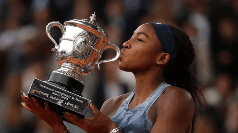 ജൂണ്‍ മാസത്തിലെ കറന്റ് അഫയേഴ്‌സ് ലോകത്തിലെ ഏറ്റവും ഉയരം കൂടിയ ആര്‍ച്ച് റെയില്‍പ്പാലമായ ജമ്മുകശ്മീരിലെ ചെനാബ് പാലം ജൂണ്‍ 6-ാം തിയതി പ്രധാനമന്ത്രി നരേന്ദ്രമോദി ഉദ്ഘാടനം ചെയ്തു പോളണ്ടിന്റെ പുതിയ പ്രസിഡന്റ് കരോള്‍ നവ്‌റോസ്‌കി ദക്ഷിണ കൊറിയയുടെ പുതിയ പ്രസിഡന്റ് ലീ ജേ മ്യൂങ് മലയാളം സര്‍വകലാശലായുടെ പുതിയ വൈസ് ചാന്‍സലറായി ഡോ സി ആര്‍ പ്രസാദിനെ ഗവര്‍ണര്‍ നിയമിച്ചു മഞ്ഞുമല വീണ് നശിച്ച സ്വിറ്റ്‌സര്‍ലന്‍ഡിലെ ഗ്രാമം- ബ്ലാറ്റന്‍ ഐക്യരാഷ്ട്ര പൊതുസഭയുടെ പുതിയ പ്രസിഡന്റായി ജര്‍മ്മനിയുടെ അനലീന ബാര്‍ബൊക്കിനെ തിരഞ്ഞെടുത്തു കശ്മീരിലെ സങ്കല്‍ദാനില്‍നിന്നും റിയാസി ജില്ലയിലെ കത്രയിലേക്കുള്ള ആദ്യ തീവണ്ടിയാത്ര പ്രധാനമന്ത്രി നരേന്ദ്രമോദി ഉദ്ഘാടനം ചെയ്തു. രാജ്യത്തെ ആദ്യത്തെ കേബിള്‍സ്റ്റേ റെയില്‍പ്പാലമായ അന്‍ജിഖാദ് പാലം പ്രധാനമന്ത്രി നരേന്ദ്രമോദി ഉദ്ഘാടനം ചെയ്തു കൊച്ചി കപ്പല്‍ശാലയ്ക്ക് നവരത്‌ന കമ്പനി പദവി 78ാം കാന്‍ ചലച്ചിത്ര മേളയില്‍ ഏറ്റവും ഉയര്‍ന്ന പുരസ്‌കാരമായ പാംദോര്‍ നേടിയത് ഇറാന്‍കാരനായ ജാഫര്‍ പനാഹി ഉള്ളൂര്‍ എസ് പരമേശ്വരയ്യരുടെ പേരില്‍ ഏര്‍പ്പെടുത്തിയ പുരസ്‌കാരം നേടിയ ജല ജമന്തികള്‍ എന്ന കവിതാ സമാഹാരത്തിന്റെ രചയിതാവ് മഞ്ചു വെള്ളായണി 18ാം ഇന്ത്യന്‍ പ്രീമിയര്‍ ലീഗ് ക്രിക്കറ്റ് കിരീടം റോയല്‍ ചലഞ്ചേഴ്‌സ് ബംഗളുരുവിന്. ഫൈനലില്‍ പഞ്ചാബ് കിങ്‌സിനെ ആറ് റണ്‍സിന് തോല്‍പ്പിച്ചു. ഫ്രഞ്ച് ഓപ്പണ്‍ ടെന്നീസ് വനിതാ സിംഗിള്‍സ് കിരീടം അമേരിക്കയുടെ കൊകോ ഗാഫ് നേടി. ഫൈനലില്‍ ബലാറസിന്റെ ആര്യാന സബലേങ്കയെ പരാജയപ്പെടുത്തി. ഫ്രഞ്ച് ഓപ്പണ്‍ ടെന്നീസ് പുരുഷ സിംഗിള്‍സ് കിരീടം സ്പാനിഷ് താരമായ അല്‍ക്കരാസ് നേടി. ഫൈനലില്‍ ഇറ്റലിയുടെ യാനിക് സിന്നറെ പരാജയപ്പെടുത്തി. പായ് വഞ്ചിയില്‍ ലോകം ചുറ്റിയ ആദ്യ ഇന്ത്യന്‍ വനിതകളെന്ന ബഹുമതി കോഴിക്കോട് സ്വദേശിനി ലഫ്റ്റനന്റ് കമാന്‍ഡര്‍ കെ ദില്‍സനയും പുതുച്ചേരി സ്വദേശിനി ലഫ്റ്റനന്റ് കമാന്‍ഡര്‍ രൂപ എയും സ്വന്തമാക്കി. ഐ എന്‍ എസ് തരിണി എന്ന പായ് വഞ്ചിയിലായിരുന്നു യാത്ര. യുവേഫ കോണ്‍ഫറന്‍സ് ലീഗ് ഫുട്‌ബോള്‍ കിരീടം ഇംഗ്ലീഷ് ക്ലബ് ചെല്‍സിക്ക്. ഫൈനലില്‍ സ്പാനിഷ് ക്ലബ് റയല്‍ ബൈറ്റിസിനെ 41ന് കീഴടക്കി. ഓസ്‌ട്രേലിയന്‍ ഓള്‍റൗണ്ടര്‍ ഗ്ലെന്‍ മാക്‌സ് വെല്‍ ഏകദിന ക്രിക്കറ്റില്‍നിന്നും വിരമിച്ചു. ദക്ഷിണാഫ്രിക്കന്‍ വിക്കറ്റ് കീപ്പര്‍ ബാറ്റര്‍ ഹെന്‍ട്രിച്ച് ക്ലാസന്‍ അന്താരാഷ്ട്ര ക്രിക്കറ്റില്‍നിന്നും വിരമിച്ചു. ഇന്ത്യന്‍ ലെഗ് സ്പിന്നര്‍ പീയുഷ് ചൗള പ്രൊഫഷണല്‍ ക്രിക്കറ്റില്‍നിന്നും വിരമിച്ചു ഇംഗ്ലണ്ടിന്റെ മുന്‍ഫുട്‌ബോള്‍ ക്യാപ്റ്റന്‍ ഡേവിഡ് ബെക്കാമിന് നൈറ്റ്ഹുഡ് പുരസ്‌കാരം നല്‍കും. പുരസ്‌കാരം ലഭിക്കുന്നതോടെ സര്‍ ഡേവിഡ് ബെക്കാം ആകും. നോര്‍വെ ചെസില്‍ ലോക ഒന്നാം നമ്പര്‍ മാഗ്നസ് കാള്‍സന് കിരീടം. യുവേഫ നേഷന്‍സ് ലീഗ് കപ്പ് പോര്‍ച്ചുഗലിന്. ഫൈനലില്‍ സ്‌പെയിനിനെ പെനാല്‍ട്ടി ഷൂട്ടൗട്ടില്‍ 53ന് തോല്‍പ്പിച്ചു. തായ്‌ലന്‍ഡിന്റെ ഒപാല്‍ സുചാത ചോങ്‌സി ലോകസുന്ദരിയായി തിരഞ്ഞെടുക്കപ്പെട്ടു. ഹൈദരാബാദില്‍ നടന്ന മത്സരത്തിന്റെ ഫൈനലില്‍ എത്യോപ്യയുടെ ഹാസെ ദെറെജെയെ മറികടന്നാണ് ഒപാല്‍ 72ാം ലോകസുന്ദരിയായി തിരഞ്ഞെടുക്കപ്പെട്ടത്. ലോകത്തെ ഏറ്റവും വലിയ ചരക്കുകപ്പലായ എം എസ് സി ഐറീന വിഴിഞ്ഞം അന്താരാഷ്ട്ര തുറമുഖത്തെത്തി. ഐക്യരാഷ്ട്രസഭയുടെ മൂന്നാം സമുദ്രസമ്മേളനം ഫ്രാന്‍സിലെ നീസില്‍ നടന്നു. ഇരുട്ടിലും കാഴ്ച്ച സാധ്യമാക്കുന്ന ഇന്‍ഫ്രാറെഡ് കോണ്‍ടാക്ട് ലെന്‍സുകള്‍ ചൈന വികസിപ്പിച്ചു. മുന്‍കേന്ദ്രമന്ത്രി സുഖ്‌ദേവ് സിങ് ദിന്‍ഡ്‌സ അന്തരിച്ചു. പ്രമുഖ കെനിയന്‍ എഴുത്തുകാരന്‍ ഗൂഗി വാ തിയോംഗോ അന്തരിച്ചു. ടൈഗര്‍മാന്‍ എന്നറിയപ്പെടുന്ന പ്രശസ്ത പരിസ്ഥിതി പ്രവര്‍ത്തകന്‍ വാല്‍മീക് ഥാപ്പര്‍ അന്തരിച്ചു. ഗാന്ധി സിനിമയുടെ ഛായാഗ്രാഹകന്‍ ബില്ലി വില്ല്യംസ് അന്തരിച്ചു. കംപ്യൂട്ടറുകളെ ജനകീയവല്‍ക്കരിക്കുന്നതില്‍ നിര്‍ണായക പങ്കുവഹിച്ച എഞ്ചിനീയര്‍ ബില്‍ അറ്റ്കിന്‍സണ്‍ അന്തരിച്ചു. ബ്രിട്ടീഷ് സാഹിത്യകാരന്‍ ഫ്രെഡറിക് ഫോര്‍സിത്ത് അന്തരിച്ചു. silver leaf psc academy, xylem psc, xylem psc kozhikode, xylem psc calicut, xylem psc kozhikode contact, xylem psc calicut contact, xylem psc kozhikode location, best psc coaching center kozhikode